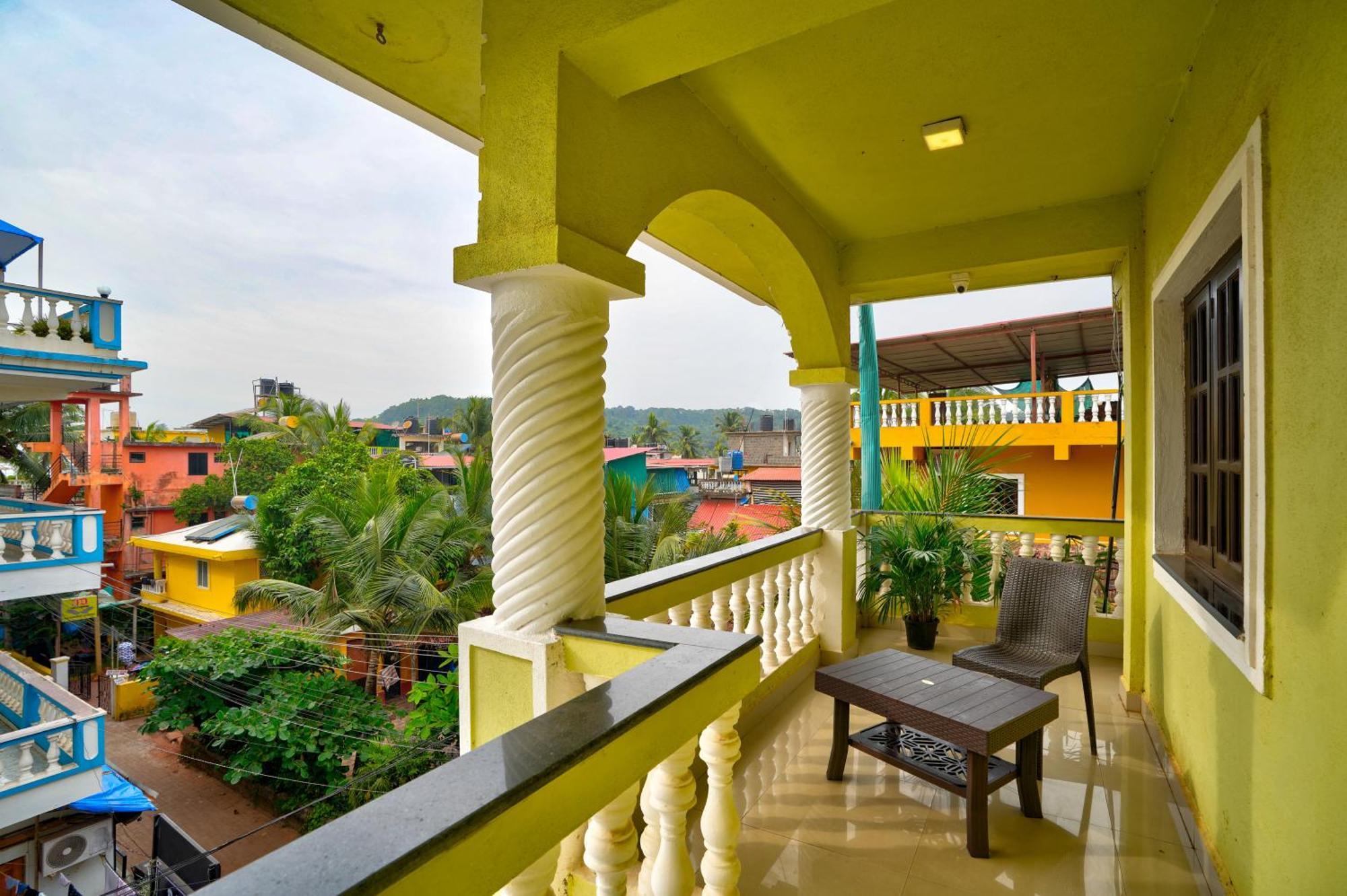 Hotel Salty Waves Baga Esterno foto