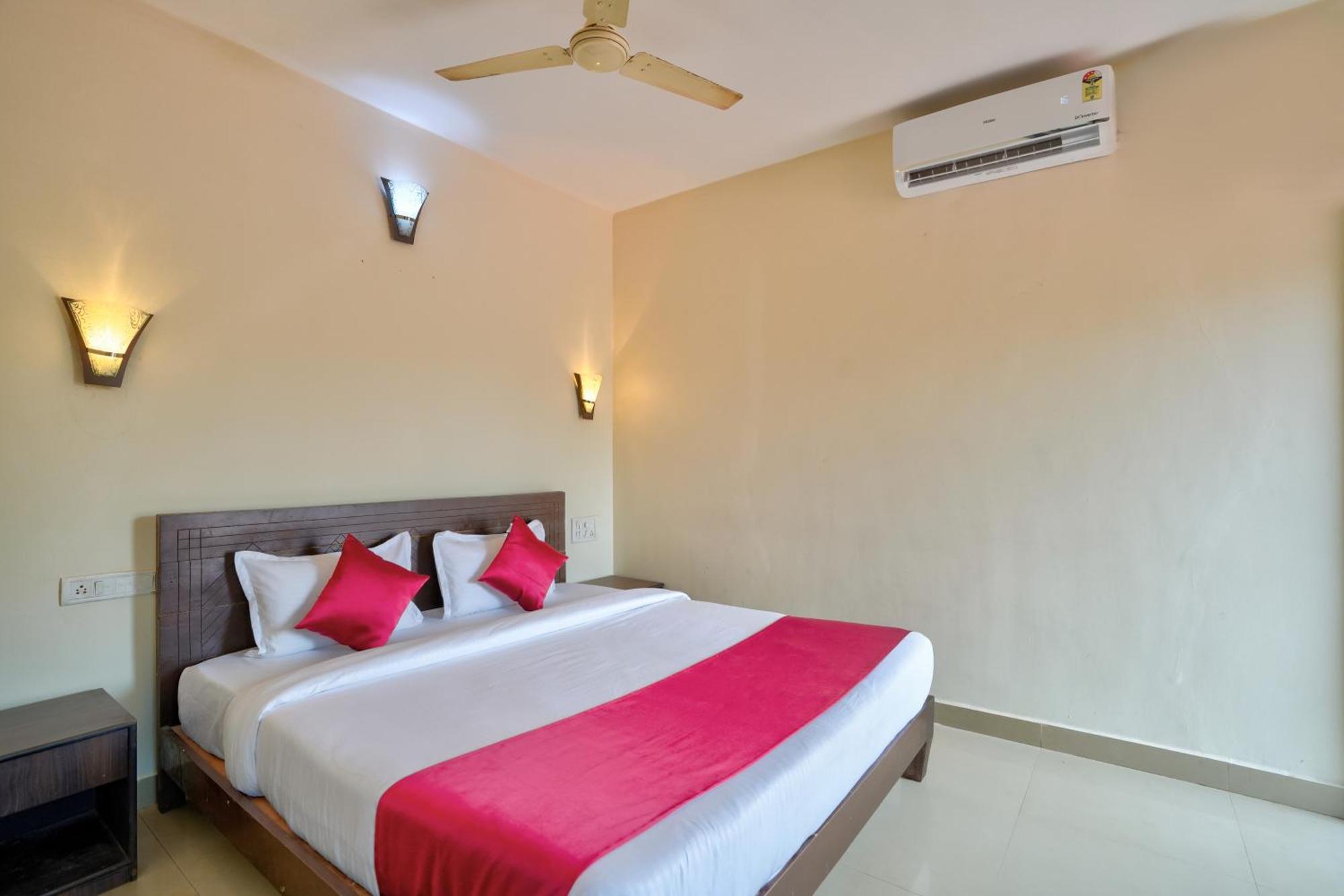 Hotel Salty Waves Baga Esterno foto